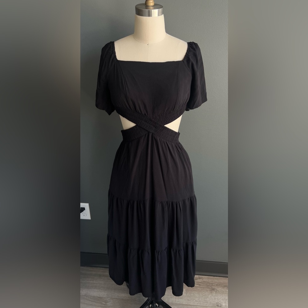 Leani Black Cut-Out Midi Dress